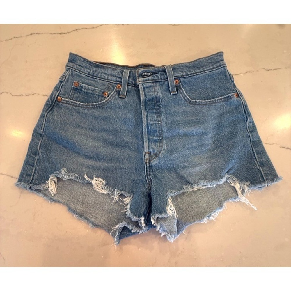 Levi's 501 Light Wash Denim Cut Off Jeans Shorts Women's Size 28 Raw Hem, NWOT